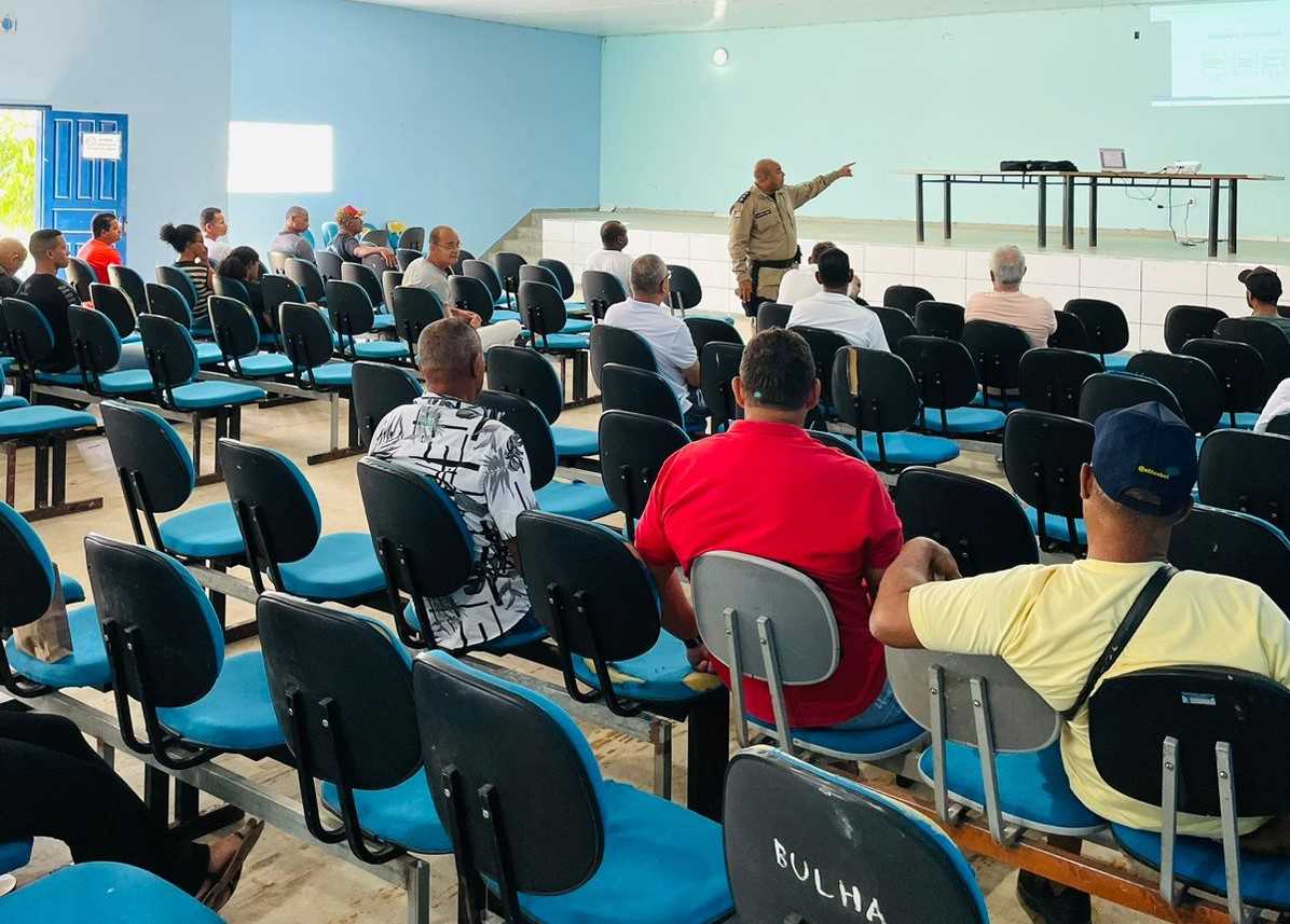 Camacã: Após reuniões com segmentos e profissionais da educação, a prefeitura reforça segurança nas escolas
